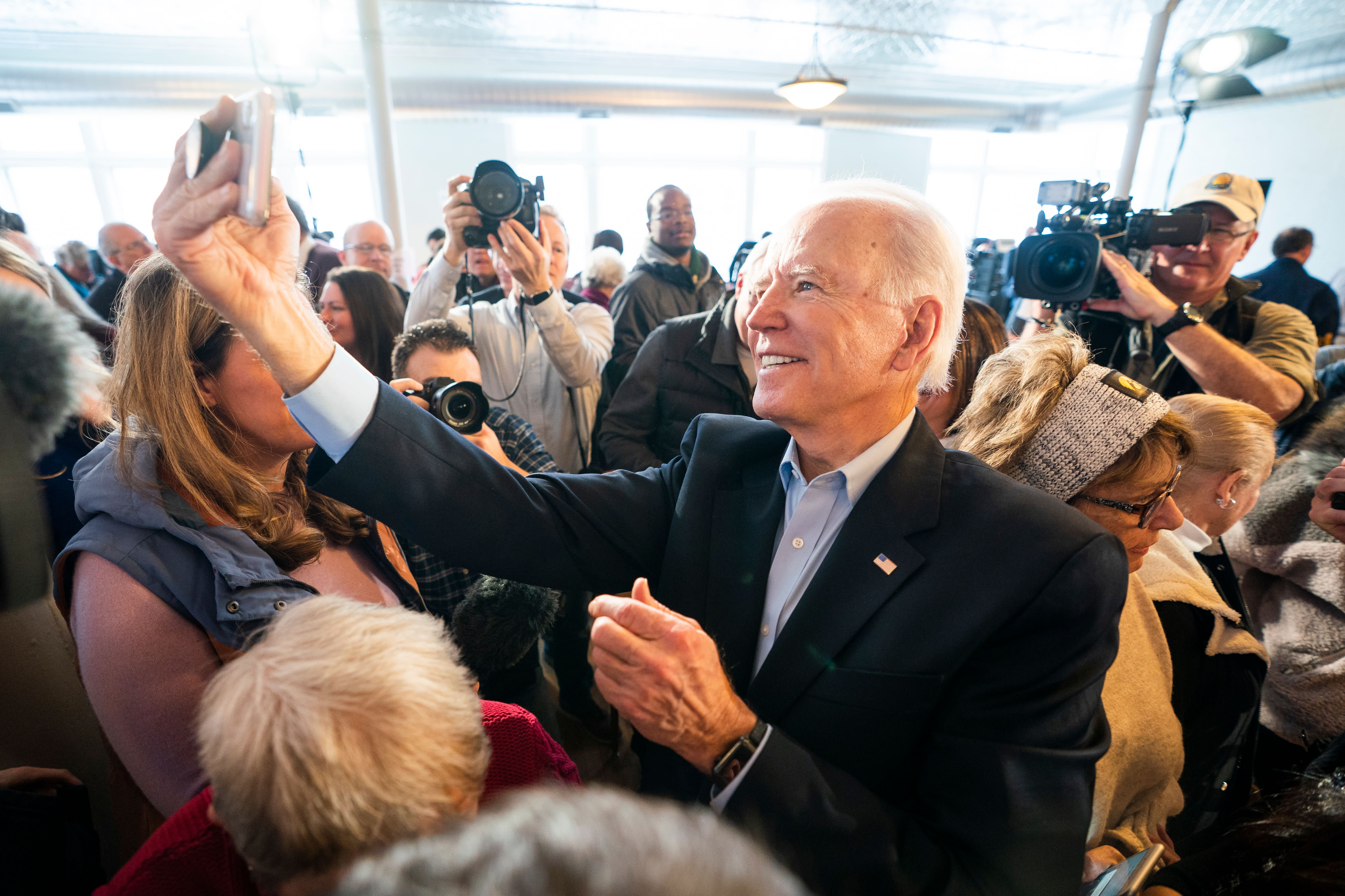 Iowa Caucuses: Networks Dive Into â€œMost Intense Periodâ€  Of Politics