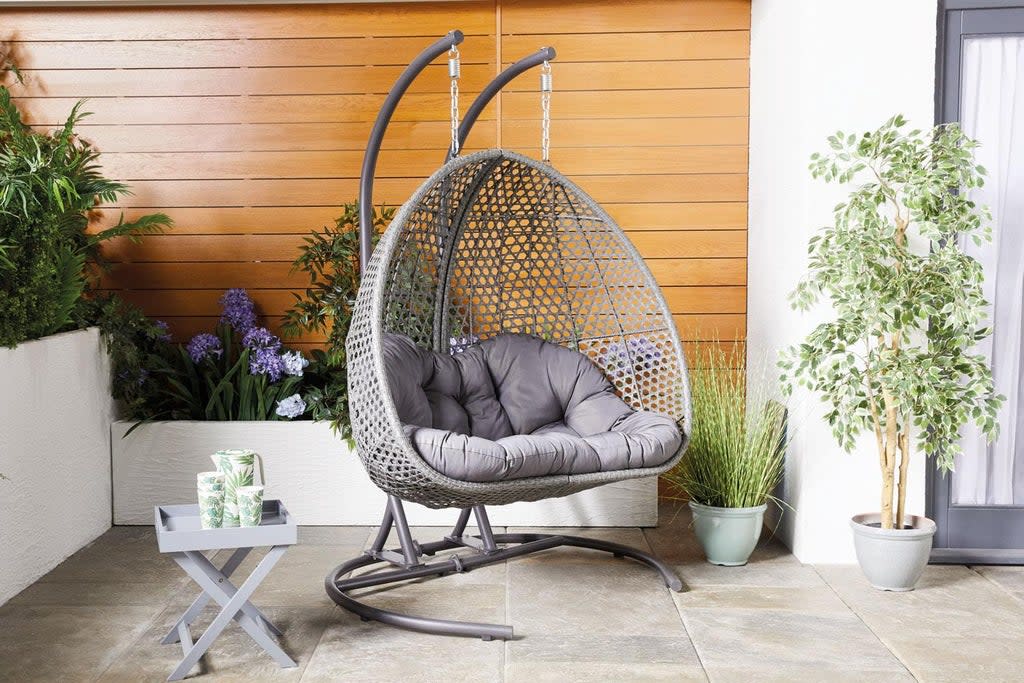 lyra hanging chair