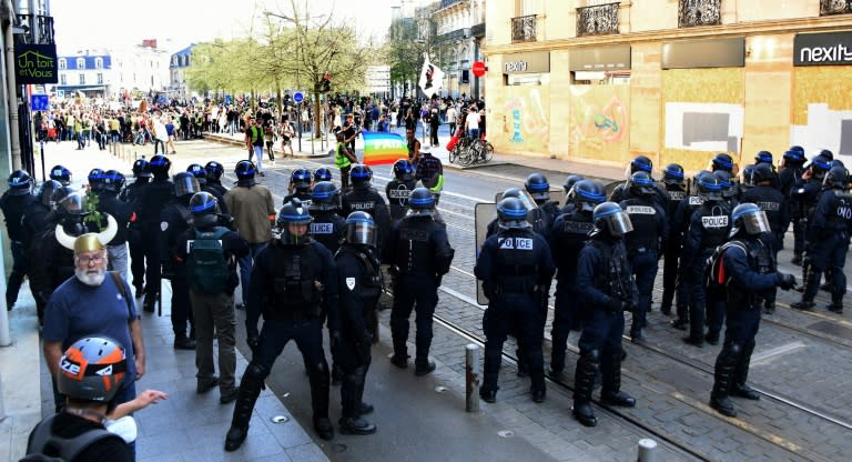 Gilets Jaunes à Bordeaux Affluence Accrochages Et