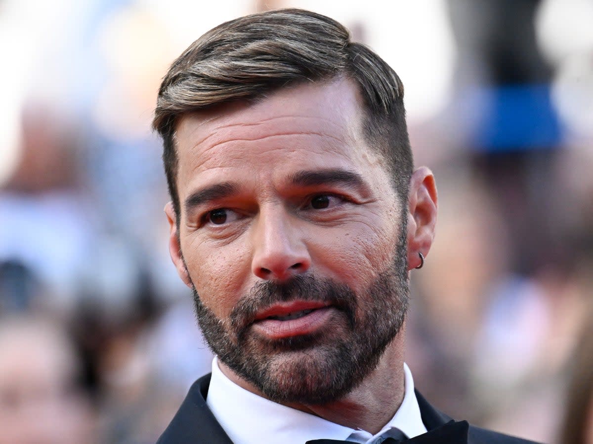 Ricky Martin nie l’affirmation “dégoûtante” selon laquelle il aurait eu une relation sexuelle avec son neveu