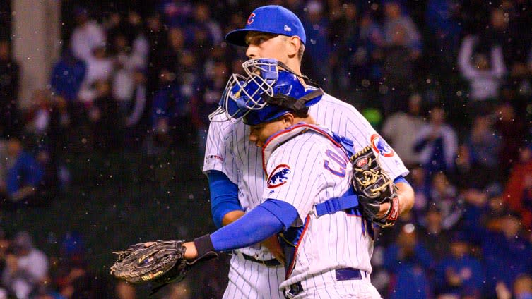 Willson Contreras shares a heartwarming moment with a Cubs fan