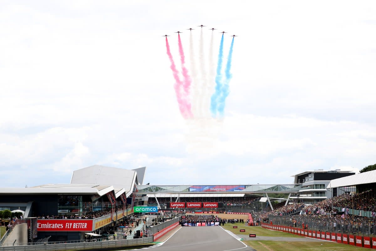 Les manifestants de Just Stop Oil prennent d’assaut le circuit de Silverstone