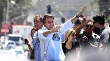 Brasile, candidato destra accoltellato in piazza, grave ma stabile