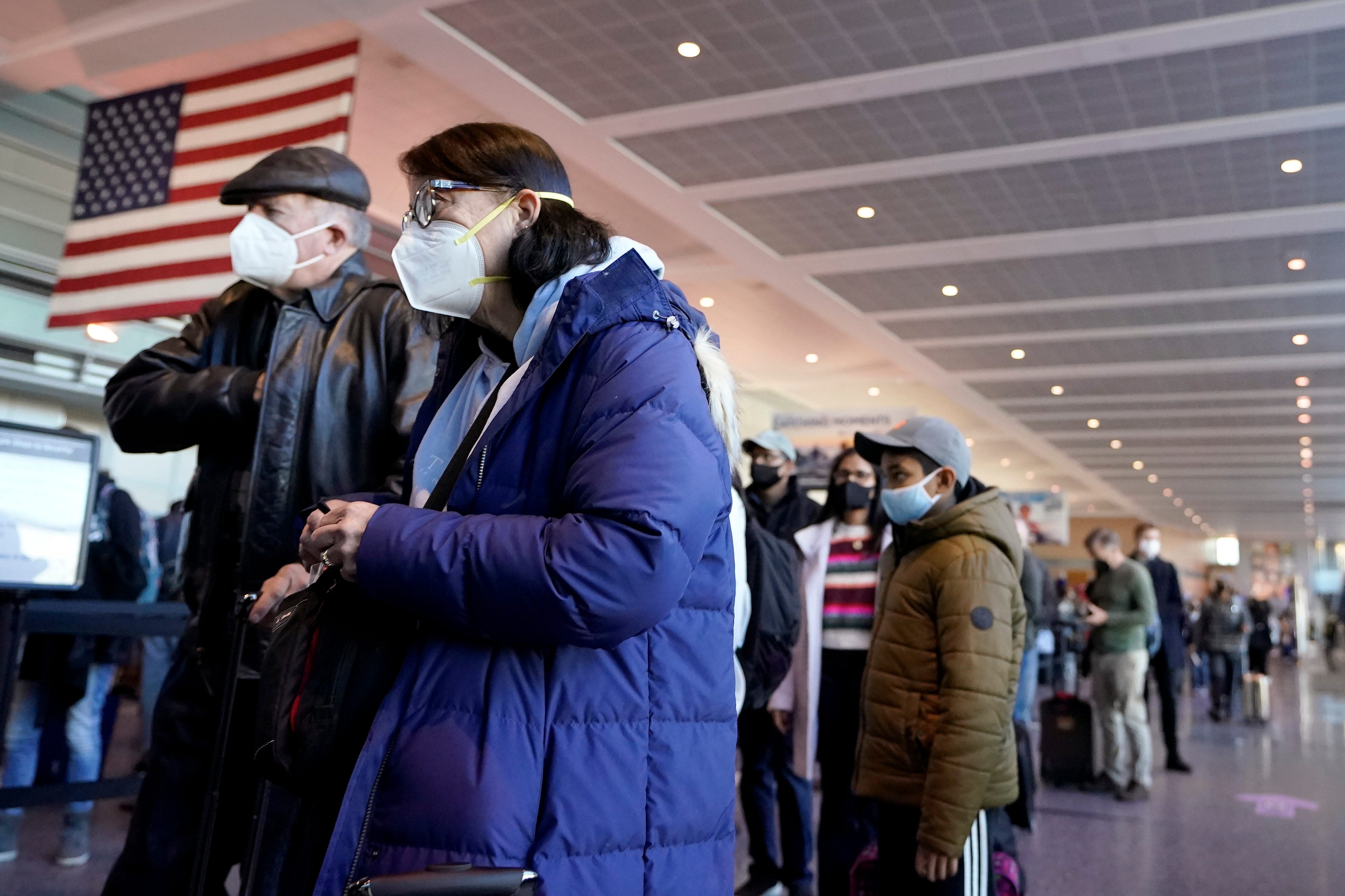Millions of Americans return to holiday travel; home COVID tests raise challenges for public health officials: Live updates
