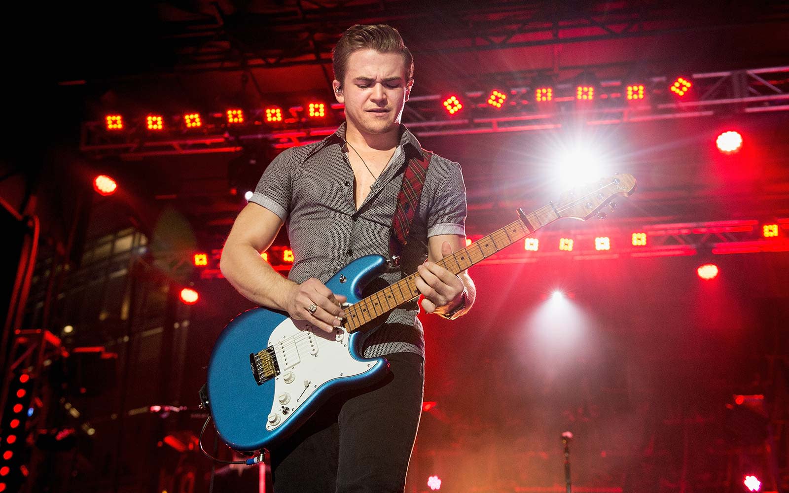 Посмотри какие звезды песня. Hunter Hayes yesterday's Song.