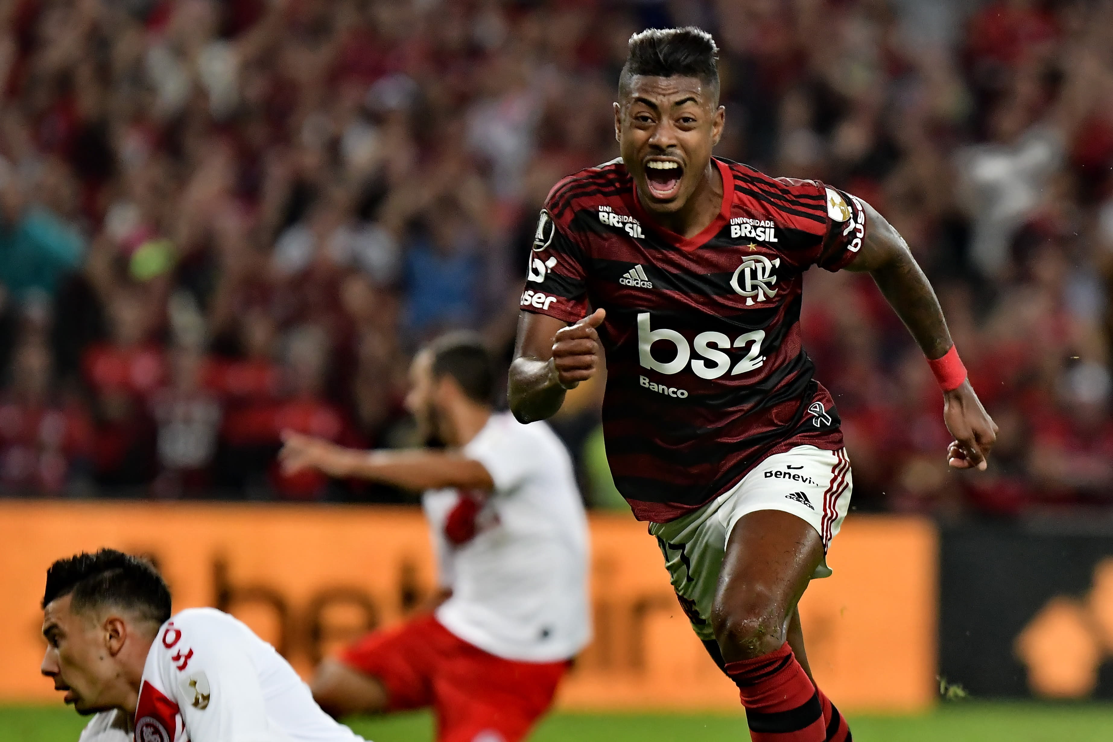 Com dois de Bruno Henrique, Flamengo abre vantagem sobre ...