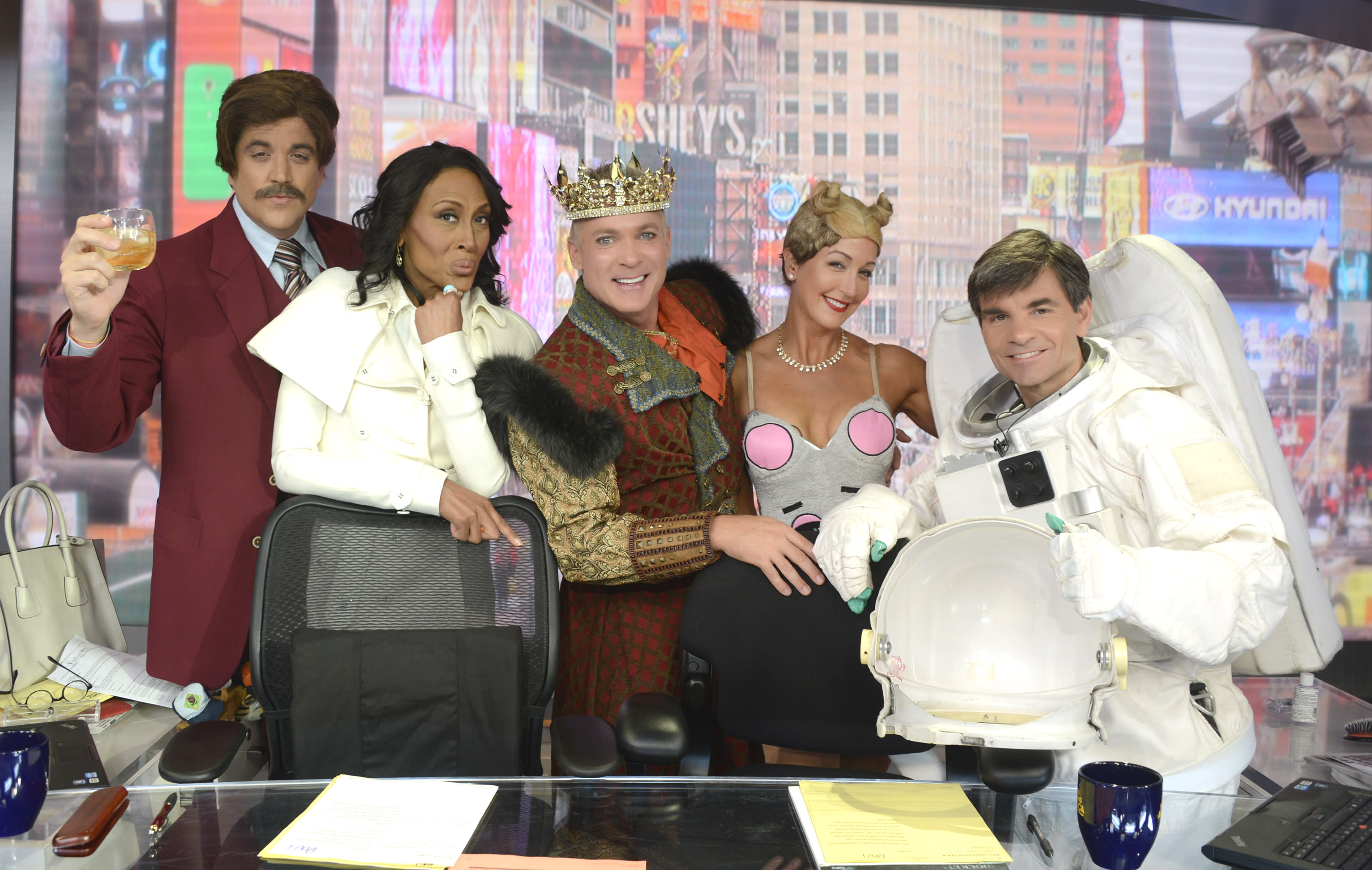 Halloween on 'GMA' Anchors Transform for 'Buzzy Awards'