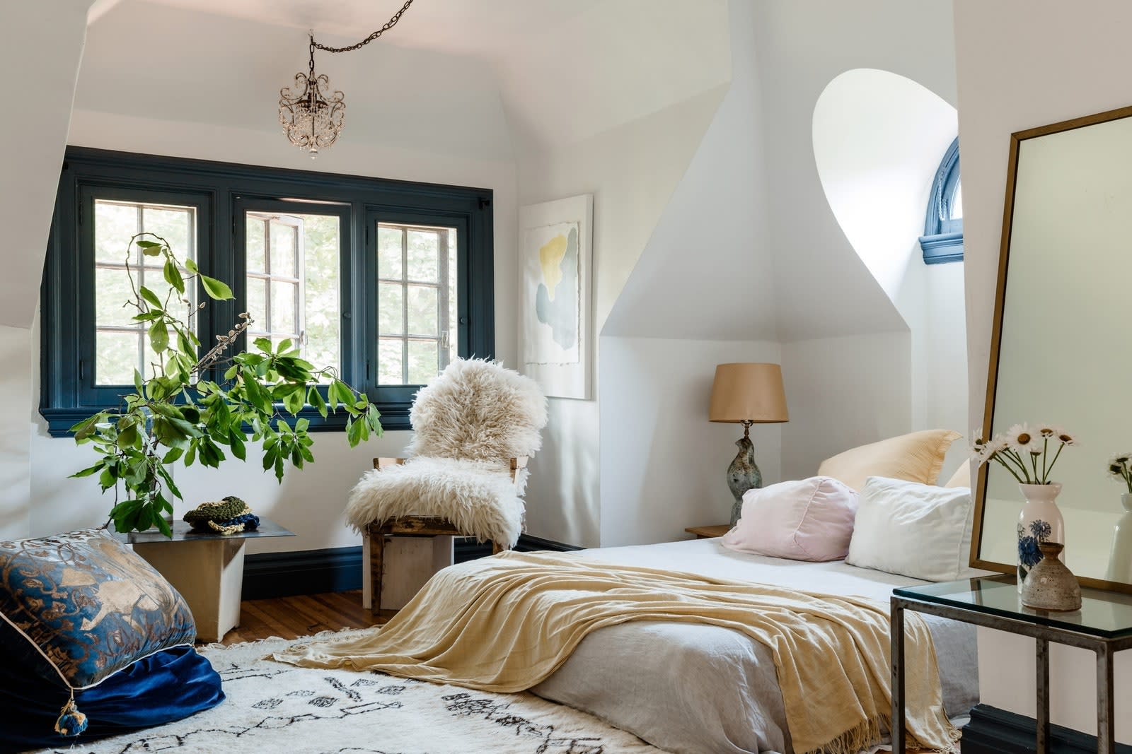 20-cozy-bedroom-ideas-that-will-make-you-want-to-stay-in-bed-all-day