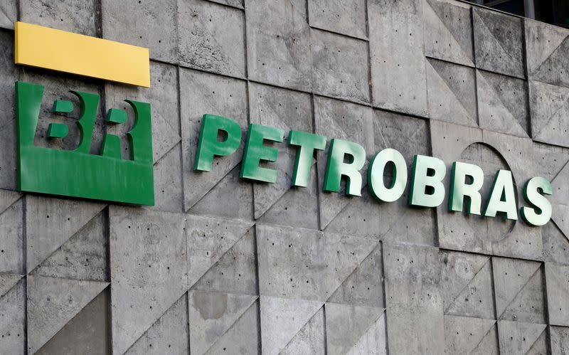 Petrobras shares fall with Bolsonaro of Brazil doubling with intervention