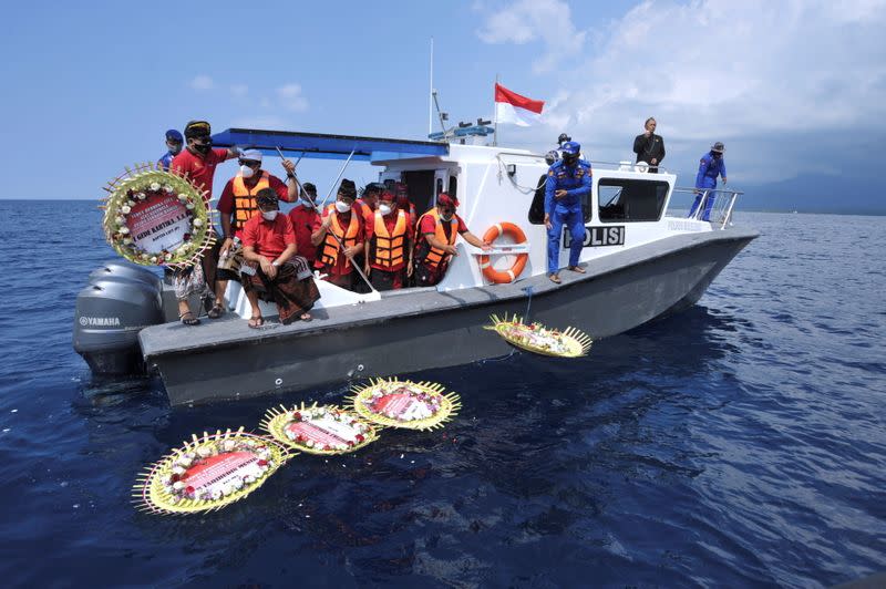 Indonesia berjanji untuk menyediakan rumah baru bagi kerabat kapal selam yang terserang