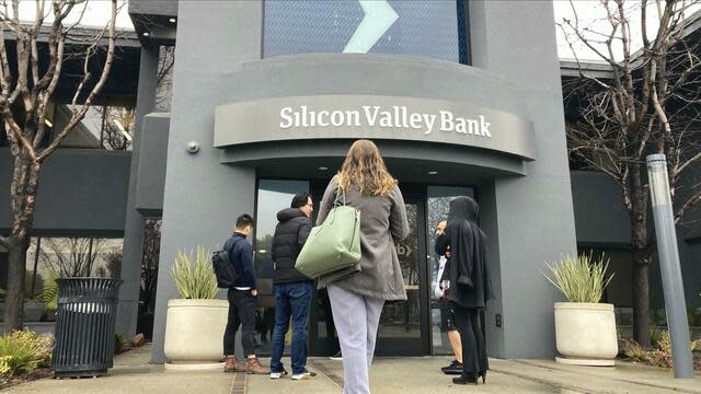 Washington officials express concern after collapse of Silicon Valley Bank