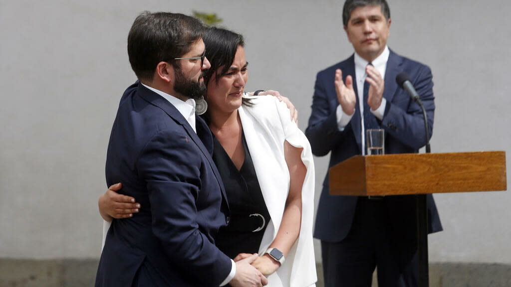 Reestructuración del gabinete bórico de Chile tras perder la constitución