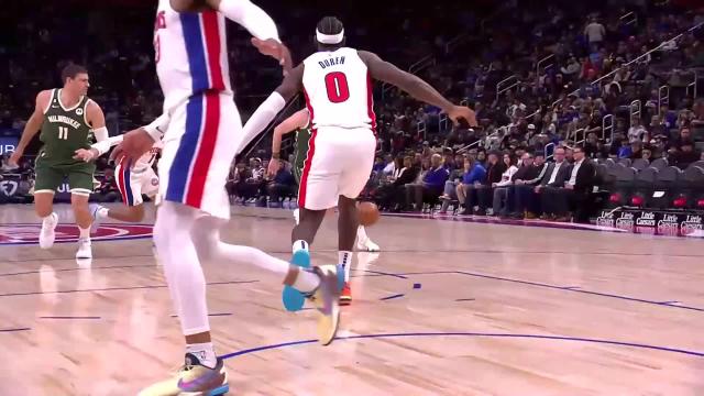 Brook Lopez with a dunk vs the Detroit Pistons