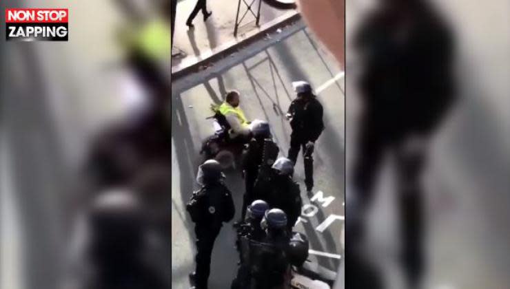 Un Gilet Jaune En Fauteuil Roulant Agressé Par Un Policier