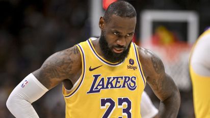 
Believe it or not: LeBron isn't part of Lakers search
