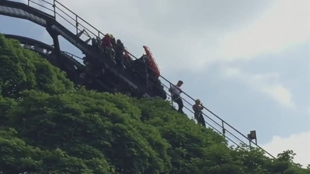 Alton Towers Oblivion rollercoaster stops mid air