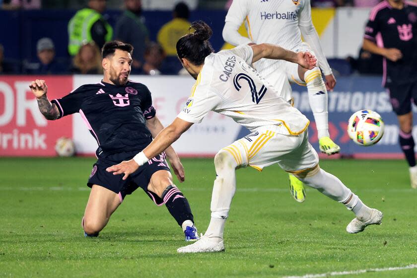 Lionel Messi scores late, spoiling Galaxy's chance for season-opening win