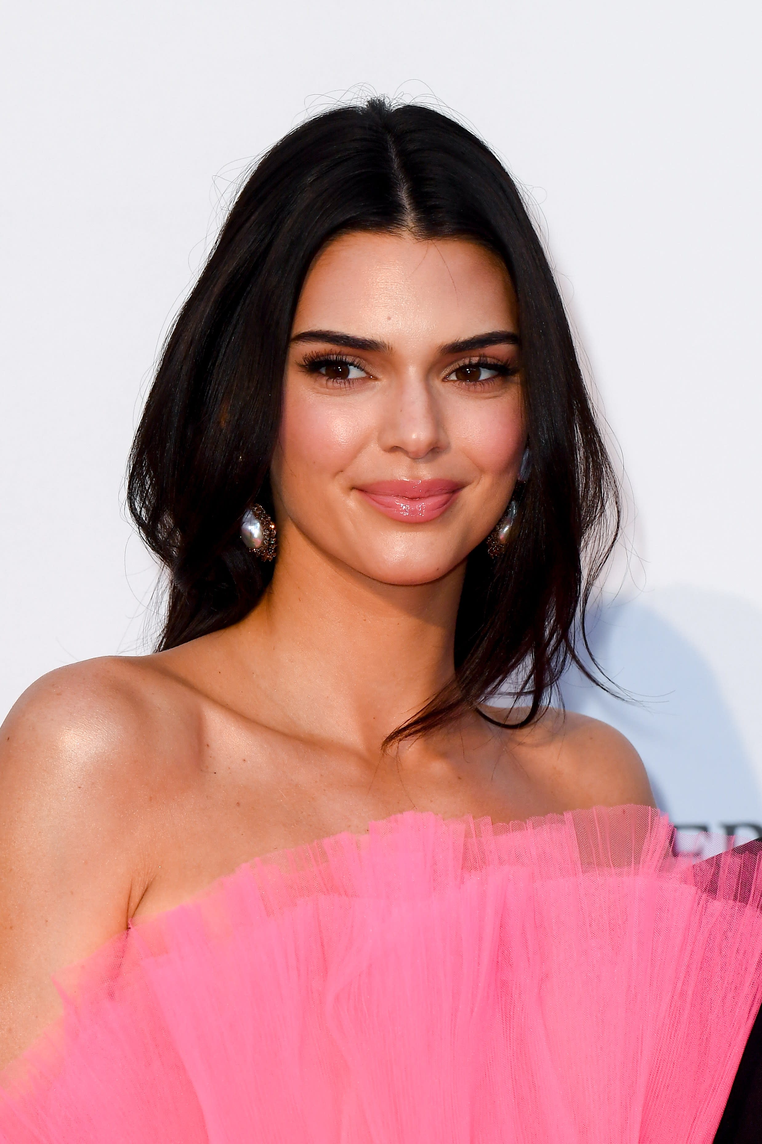 Kendall Jenner Debuted Bright Blond Hair at London Fashion Week