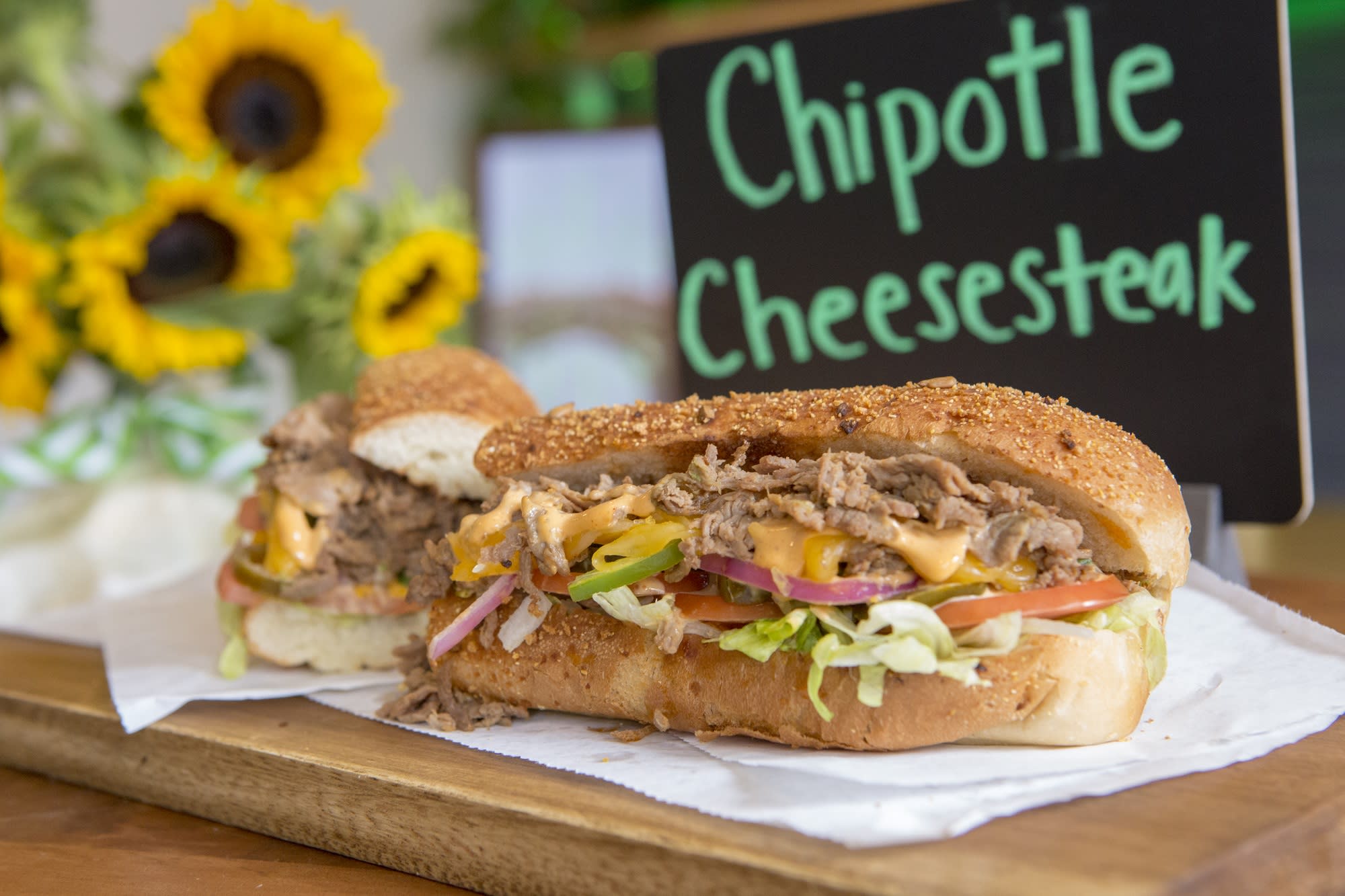 We Tried Subway S New Chipotle Cheesesteak And It S So Zesty.