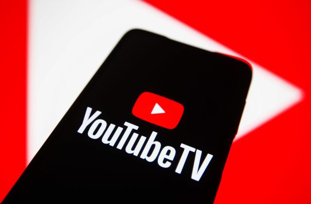 UKRAINE - 2021/12/21: In this photo illustration, the logo of  YouTube TV logo, a streaming television service that offers live TV is seen displayed on a smartphone. (Photo Illustration by Pavlo Gonchar/SOPA Images/LightRocket via Getty Images)