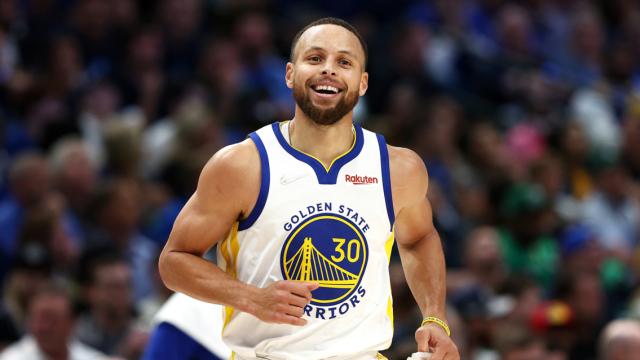 Stephen Curry Jokingly Makes Fan Do 30 Push-Ups in Exchange for His Autograph at Golf Tournament