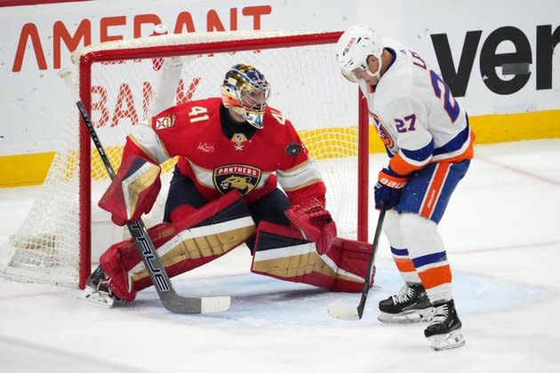 Islanders stave off Panthers behind Ilya Sorokin's 43 saves