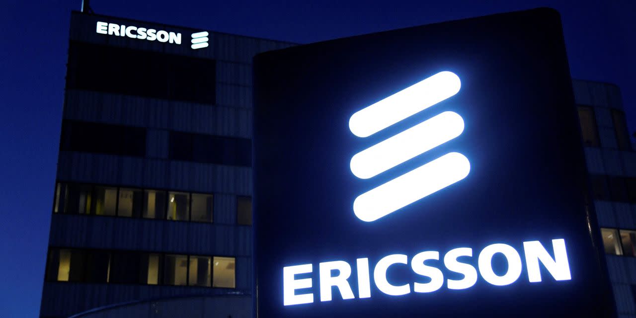 UPDATE 2-Ericsson says telecoms uncertainty to persist into 2024