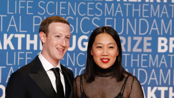 MOUNTAIN VIEW, CA - NOVEMBER 04:  Mark Zuckerberg (L) and Priscilla Chan attend the 2019 Breakthrough Prize at NASA Ames Research Center on November 4, 2018 in Mountain View, California.  (Photo by Lachlan Cunningham/Getty Images for Breakthrough Prize)