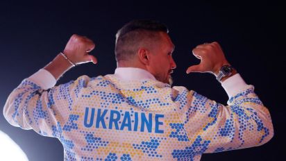 
Ukrainians divided over Usyk, the world boxing champion facing Tyson Fury