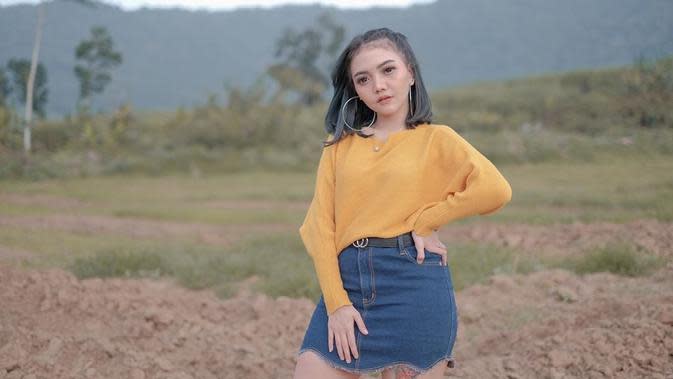 FOTO: Gaya Kasual Syahiba Saufa, Pedangdut dari Banyuwangi yang Stylish