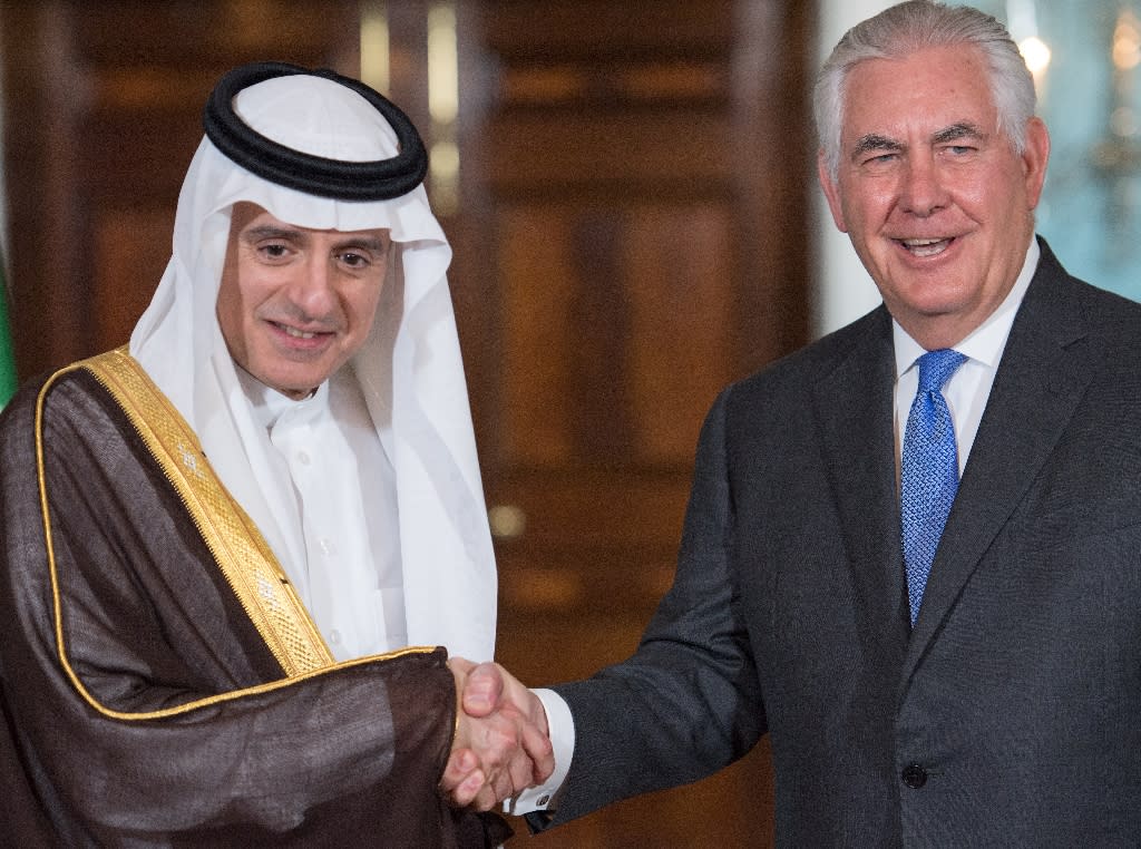 US urges Qatar and Saudi-led group to &#39;lower rhetoric&#39;