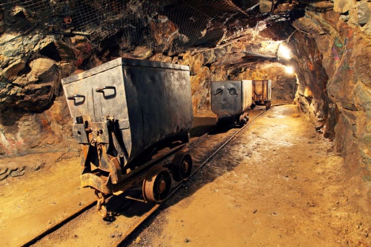 10 Best Junior Mining Gold Stocks to Buy in 2022