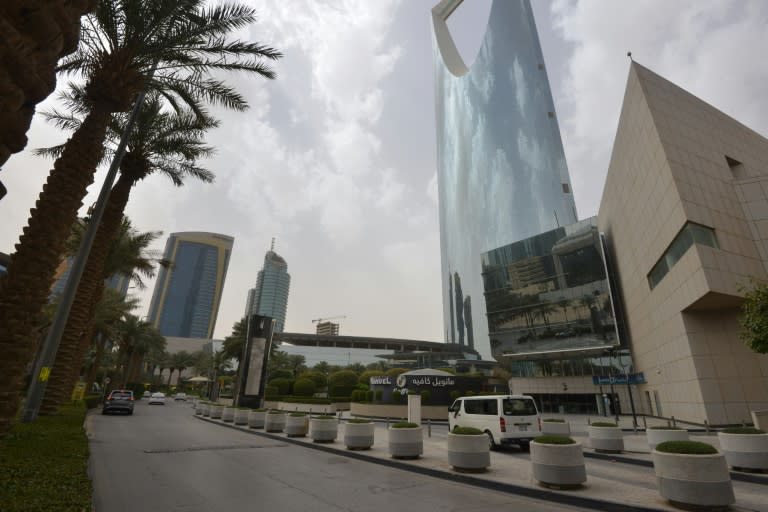 Saudi Arabia Trims 2020 Spending Amid Oil Crash