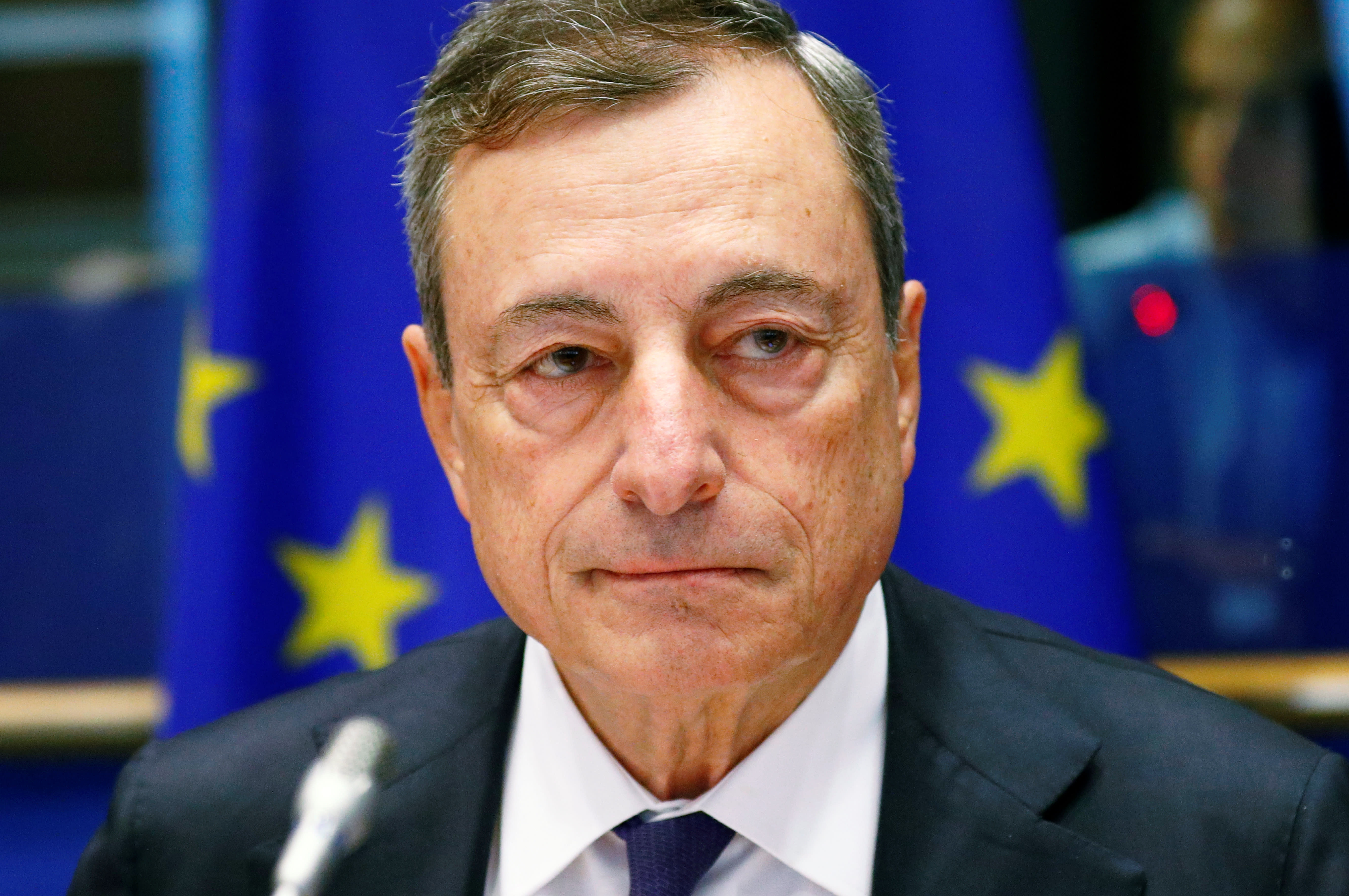 Mario Draghi a Giovanni Tria: "L'Italia riduca il debito ...