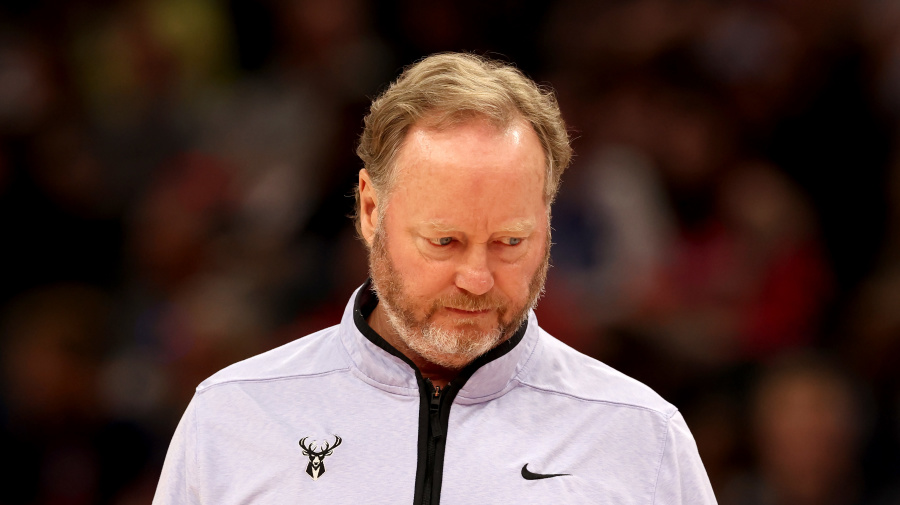 Getty Images - WASHINGTON, DC - APRIL 04: Head coach Mike Budenholzer of the Milwaukee Bucks looks on against the Washington Wizards at Capital One Arena on April 04, 2023 in Washington, DC.  NOTE TO USER: User expressly acknowledges and agrees that, by downloading and or using this photograph, User is consenting to the terms and conditions of the Getty Images License Agreement. (Photo by Rob Carr/Getty Images)