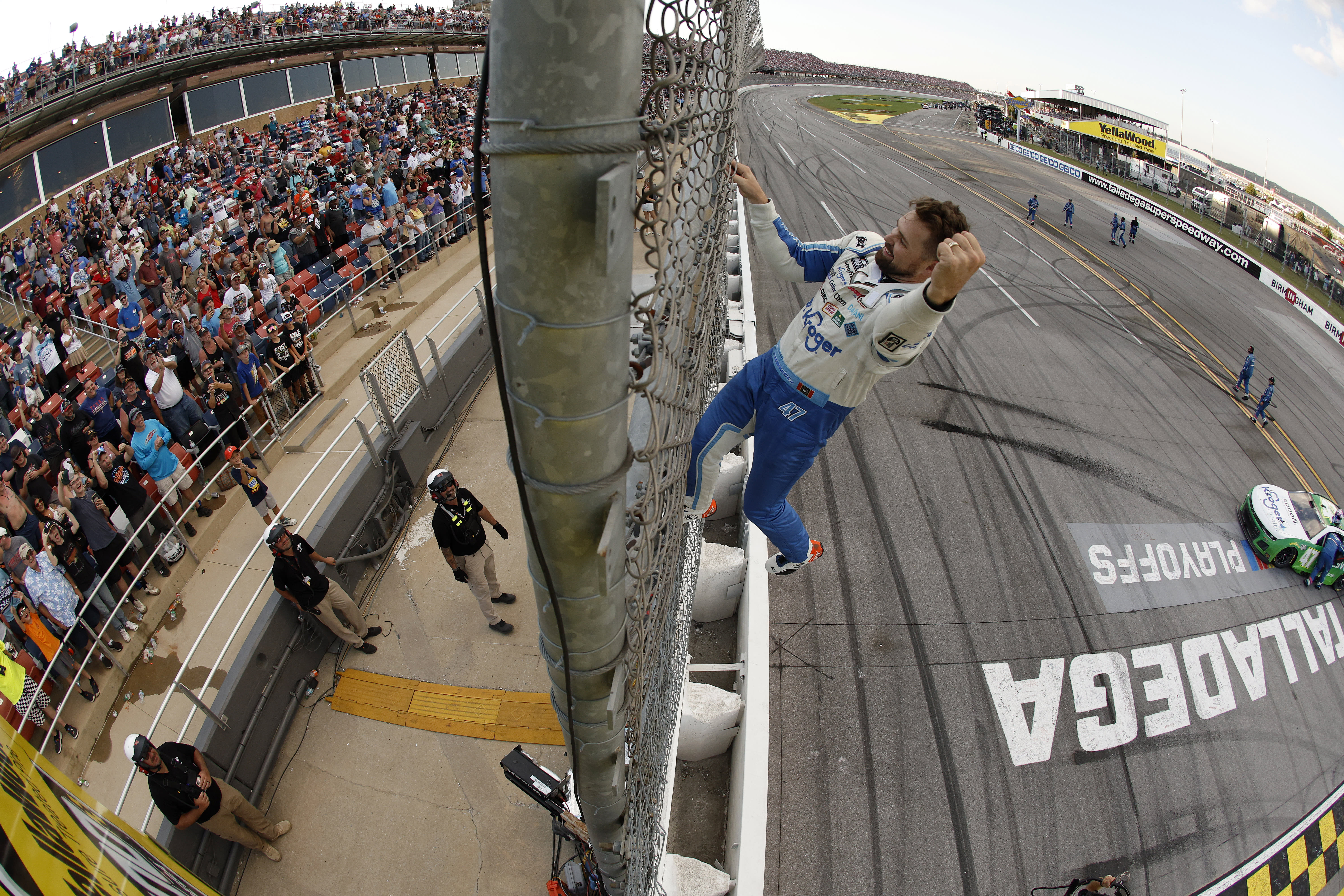 NASCAR: Ricky Stenhouse Jr. wins at Talladega after a record-setting crash