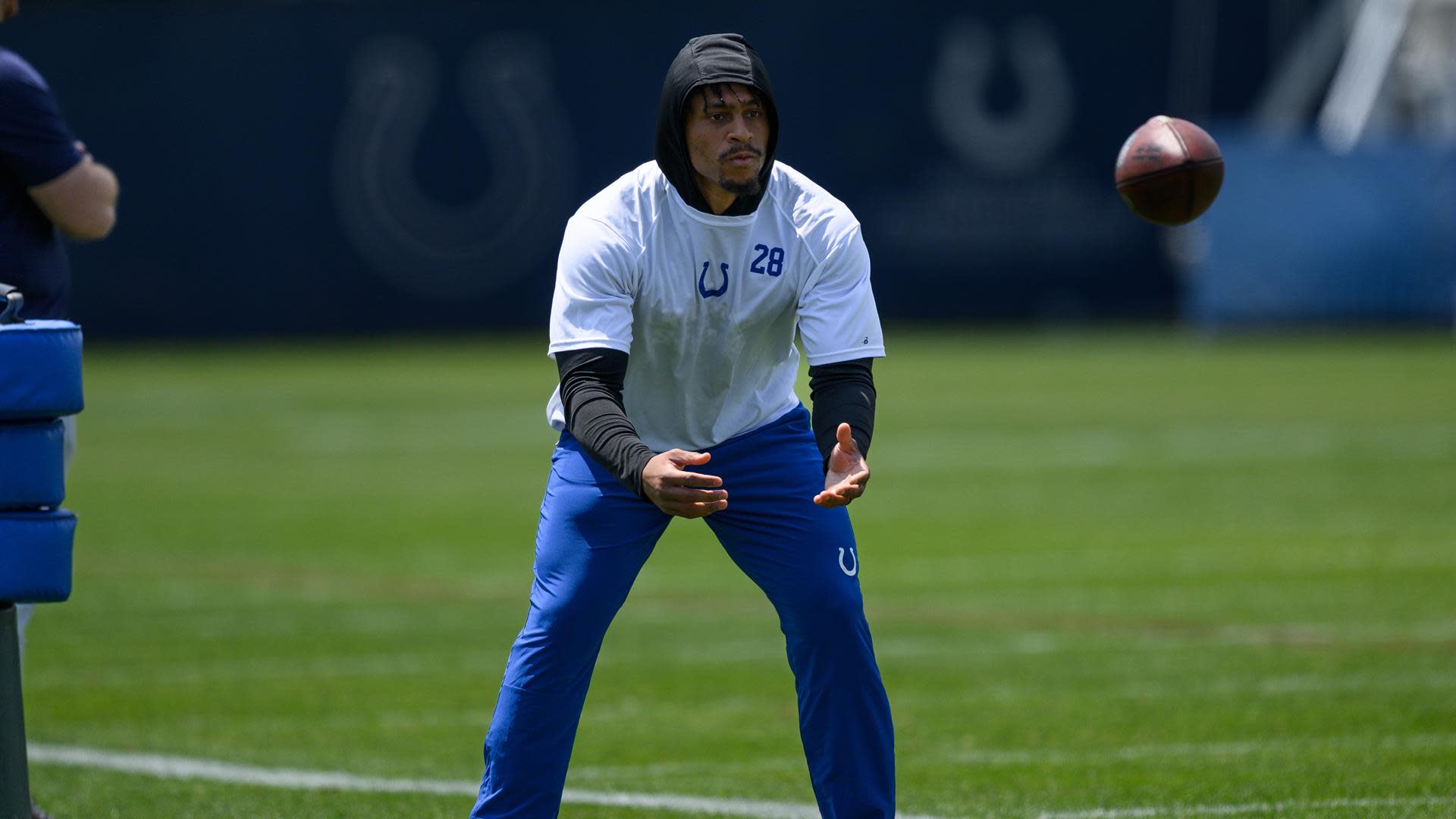 The Standoff in Indy: Should the Colts Pay Jonathan Taylor?