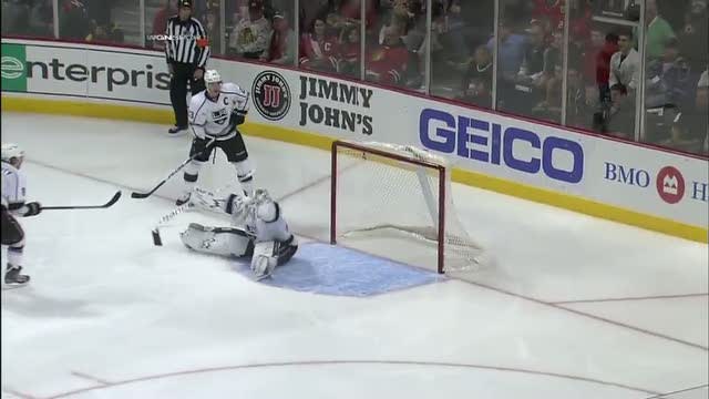 Ben Scrivens picks off Patrick Kane's shot