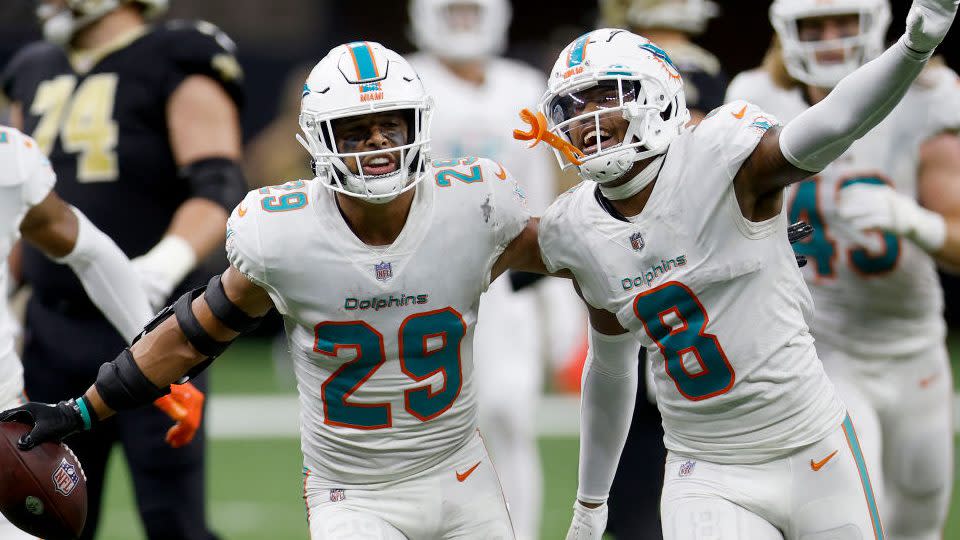 Week 17 NFL playoff picture: The AFC says hello to the Dolphins