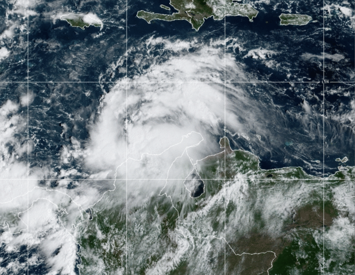 Se prevé que el huracán Julia azote Centroamérica este fin de semana