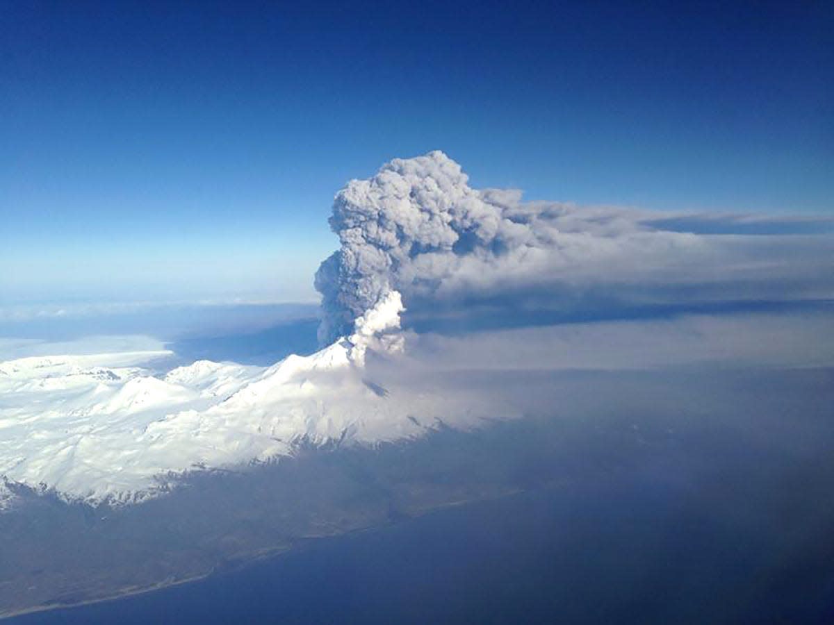 3 volcanoes located along Alaska's Pacific 'Ring of Fire' are erupting at the sa..
