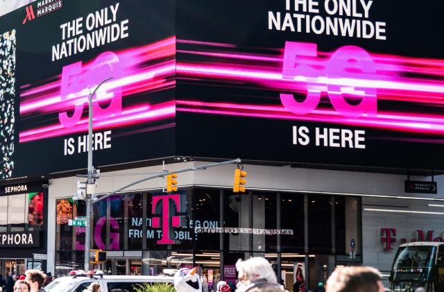 NEW YORK CITY, UNITED STATES - 2020/02/20: T-Mobile 5G nationwide network advertisement seen in Midtown Manhattan. (Photo Illustration by Alex Tai/SOPA Images/LightRocket via Getty Images)