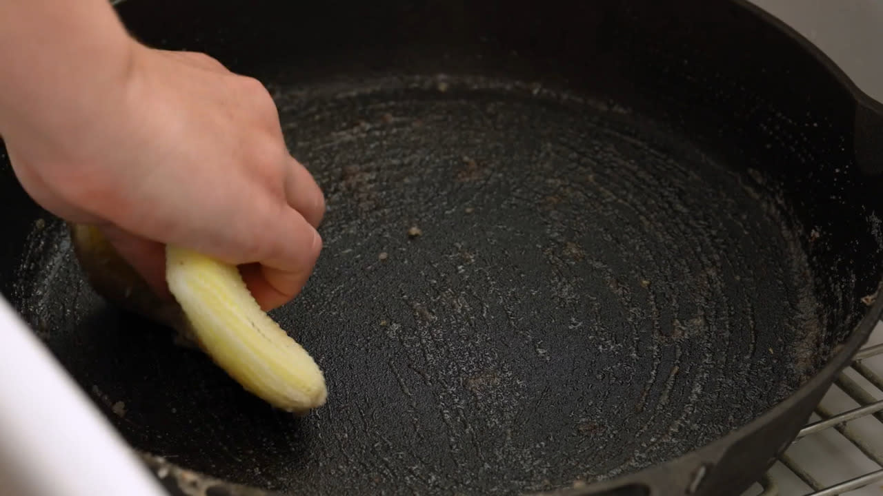 This Reddit User Seasoned Their Cast Iron Skillet 80 Times