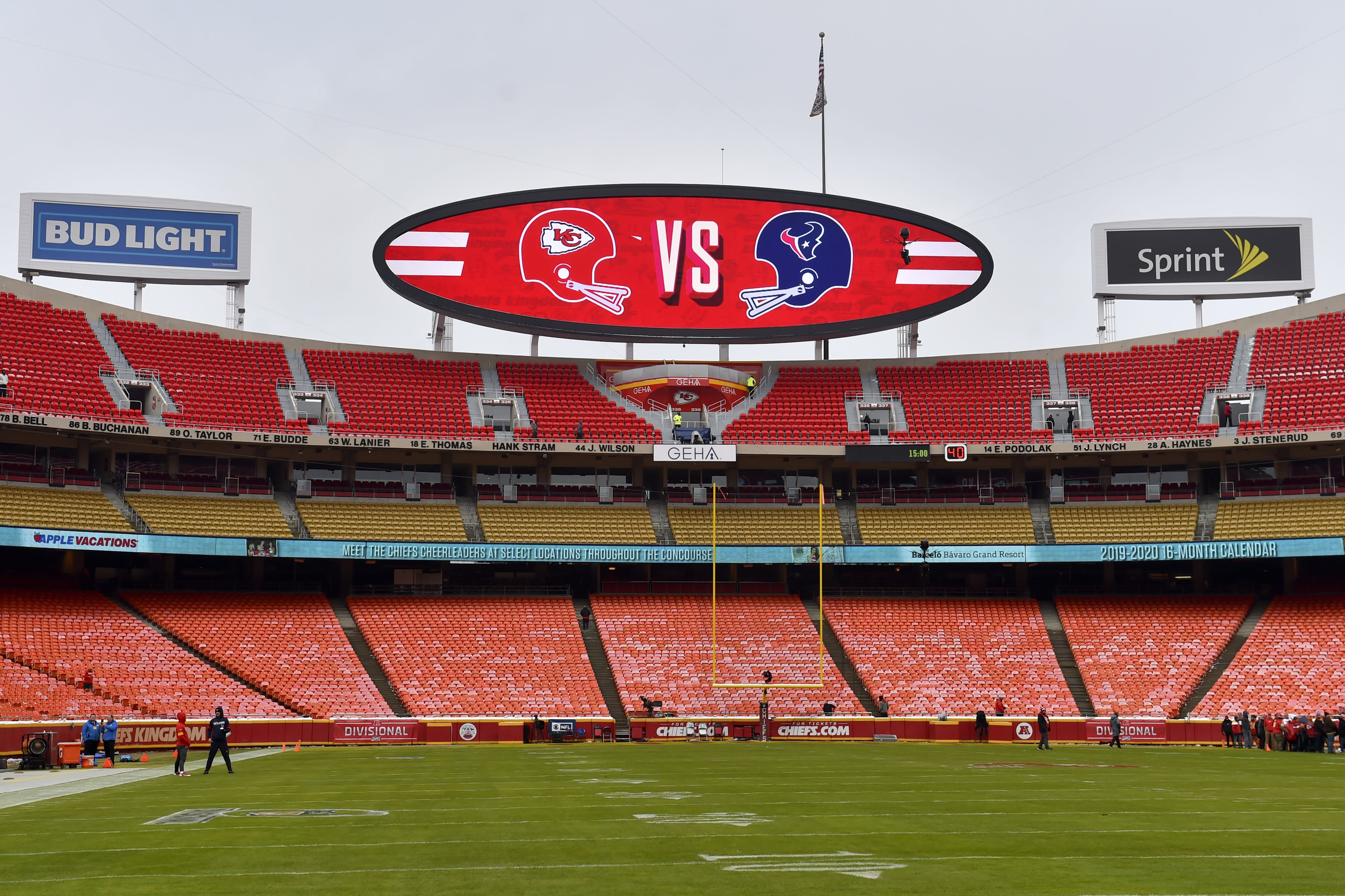 chiefs-jones-inactive-for-playoff-game-texans-fuller-ok