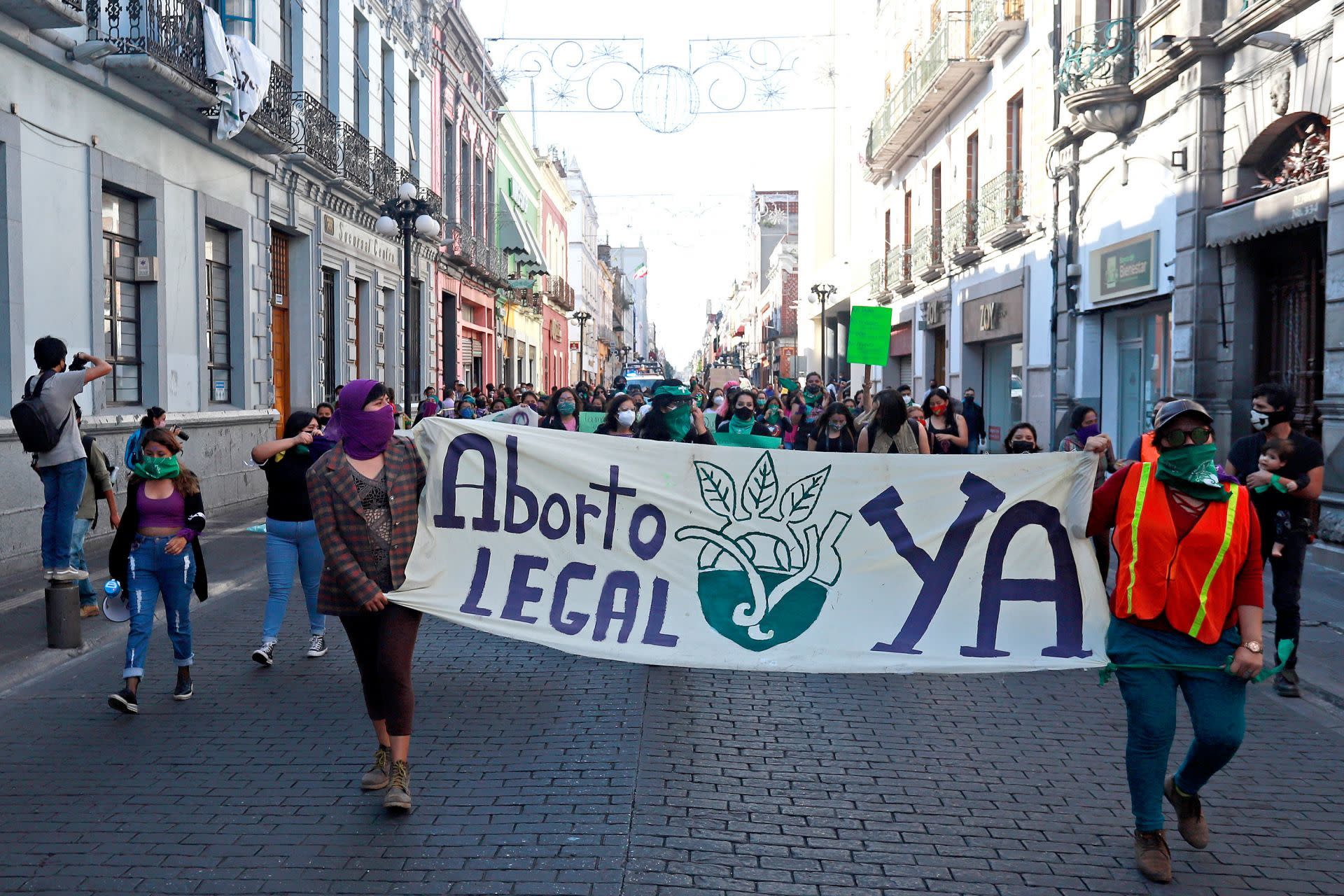 Grupo Provida seeks jail time for medical student and doctor in Puebla for “promoting abortion”