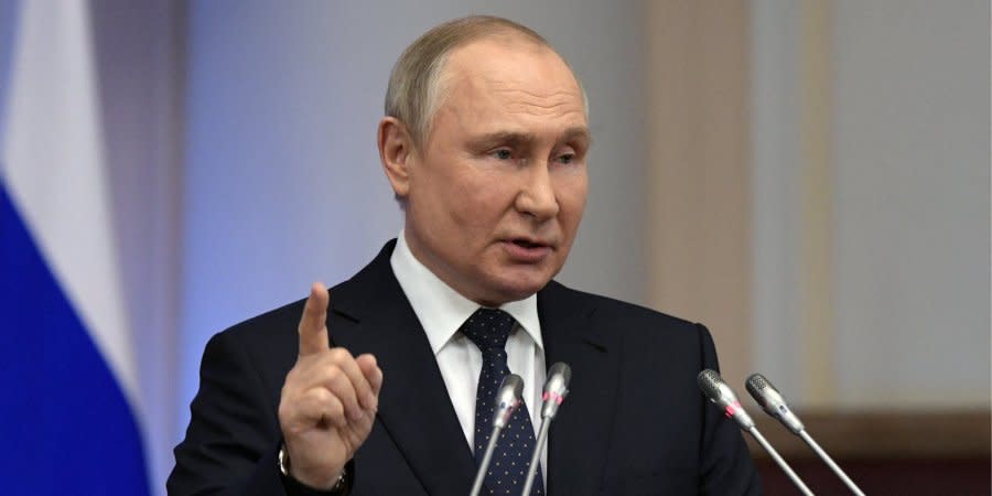 Putin is inching towards his nukes, threatening to annihilate the world if he fa..