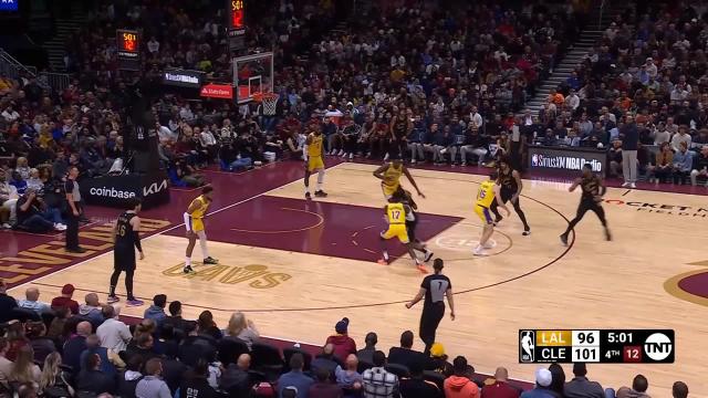 Darius Garland with a 2-pointer vs the Los Angeles Lakers