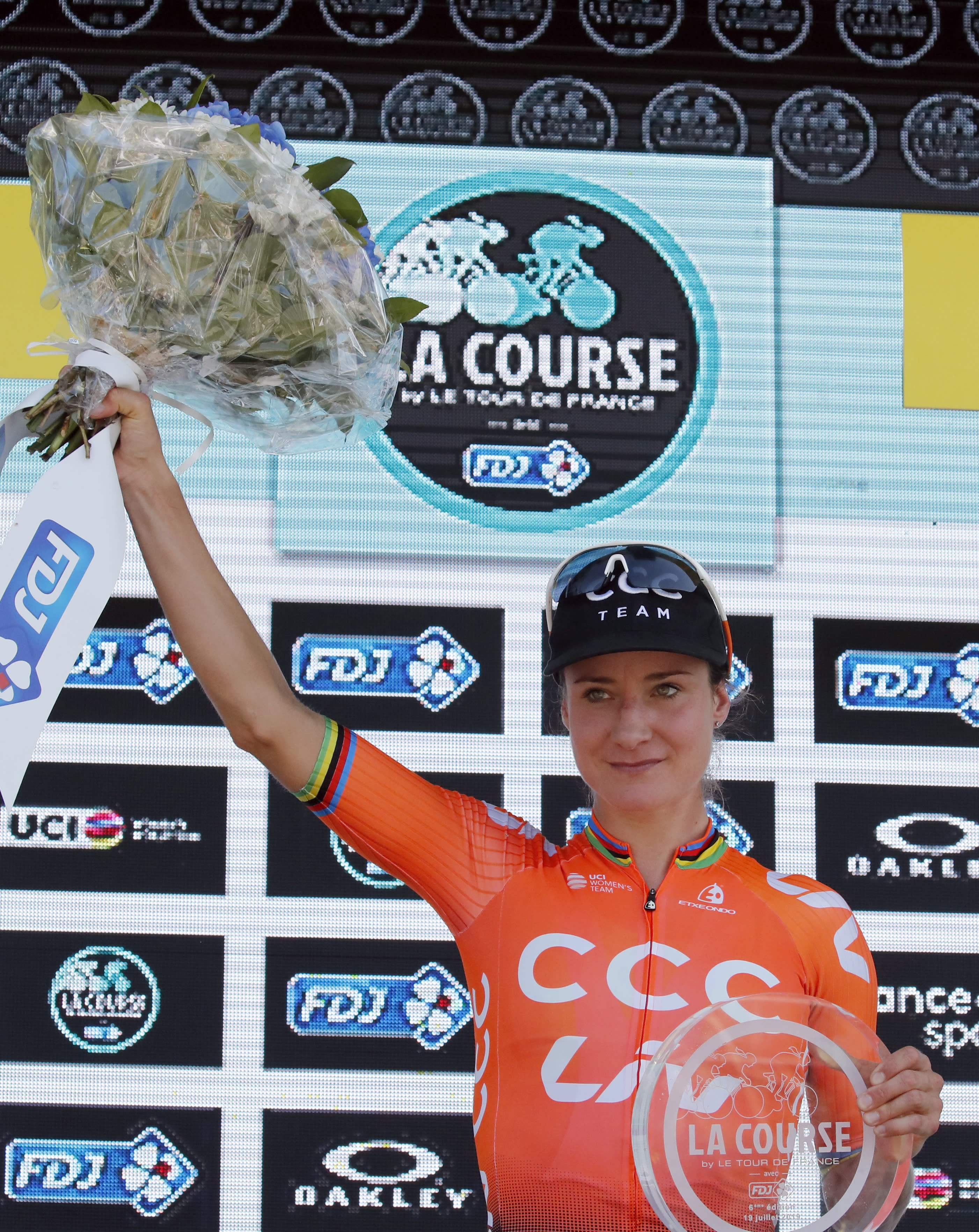 Vos wins La Course, still no women's Tour de France planned