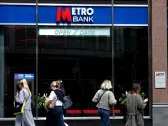 Metro Bank vows to protect branches as it launches £30m cost-cutting drive