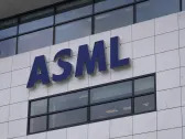 ASML Orders Dive as Chipmakers Pause High-End Gear Purchases